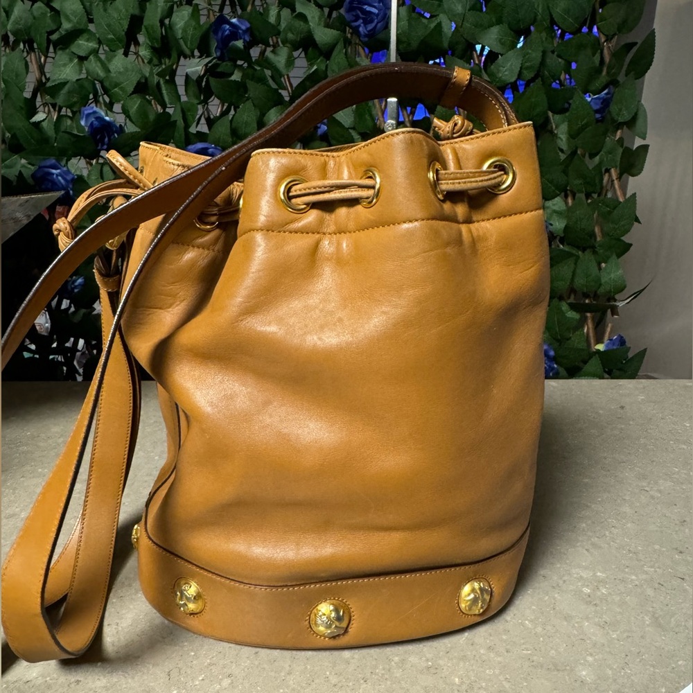 ❌SOLD❌ Salvatore Ferragamo Leather Drawstring Shoulder Bag